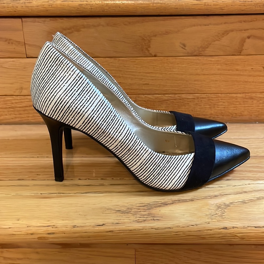 Audrey Brooke Beautiful Black & White Pumps Size 7M - Picture 2 of 8